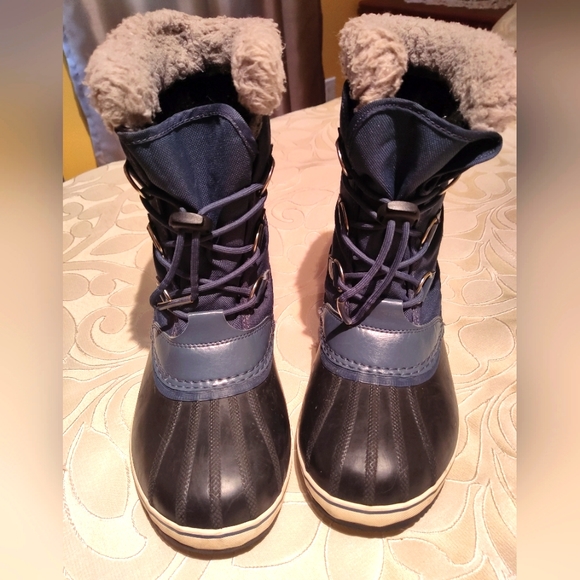 Sorel Other - Size 6 Sorel waterproof winter snowboots